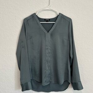 3/$15 Express Luxe Women's Sage Green Gray V-Neck Blouse
